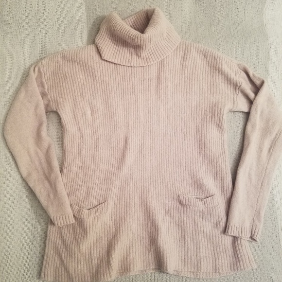 Ellen Tracy Turtleneck Beige Sweater - Picture 1 of 6